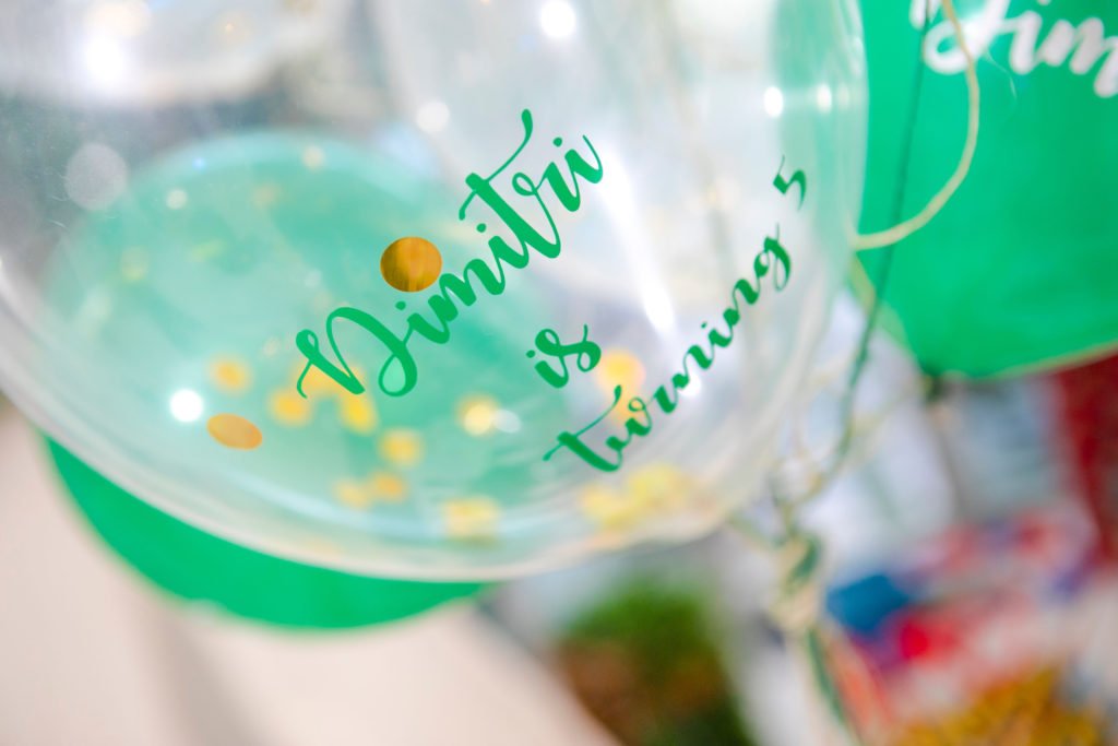 Personalized balloons confetti